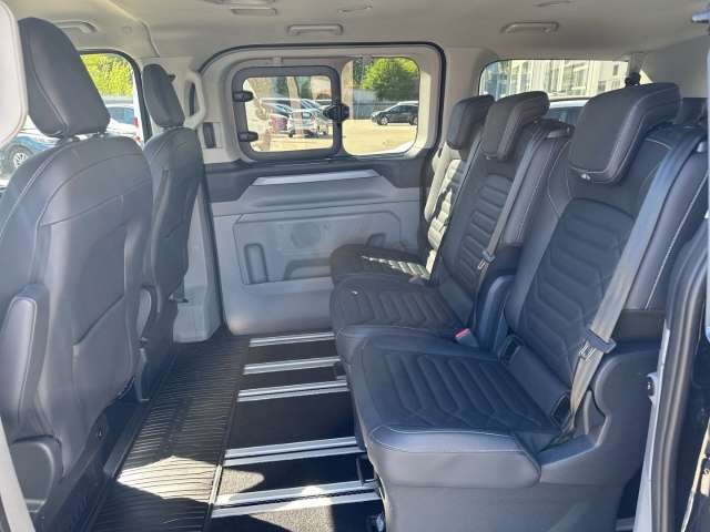 Fahrzeugbild eines Ford Tourneo Custom