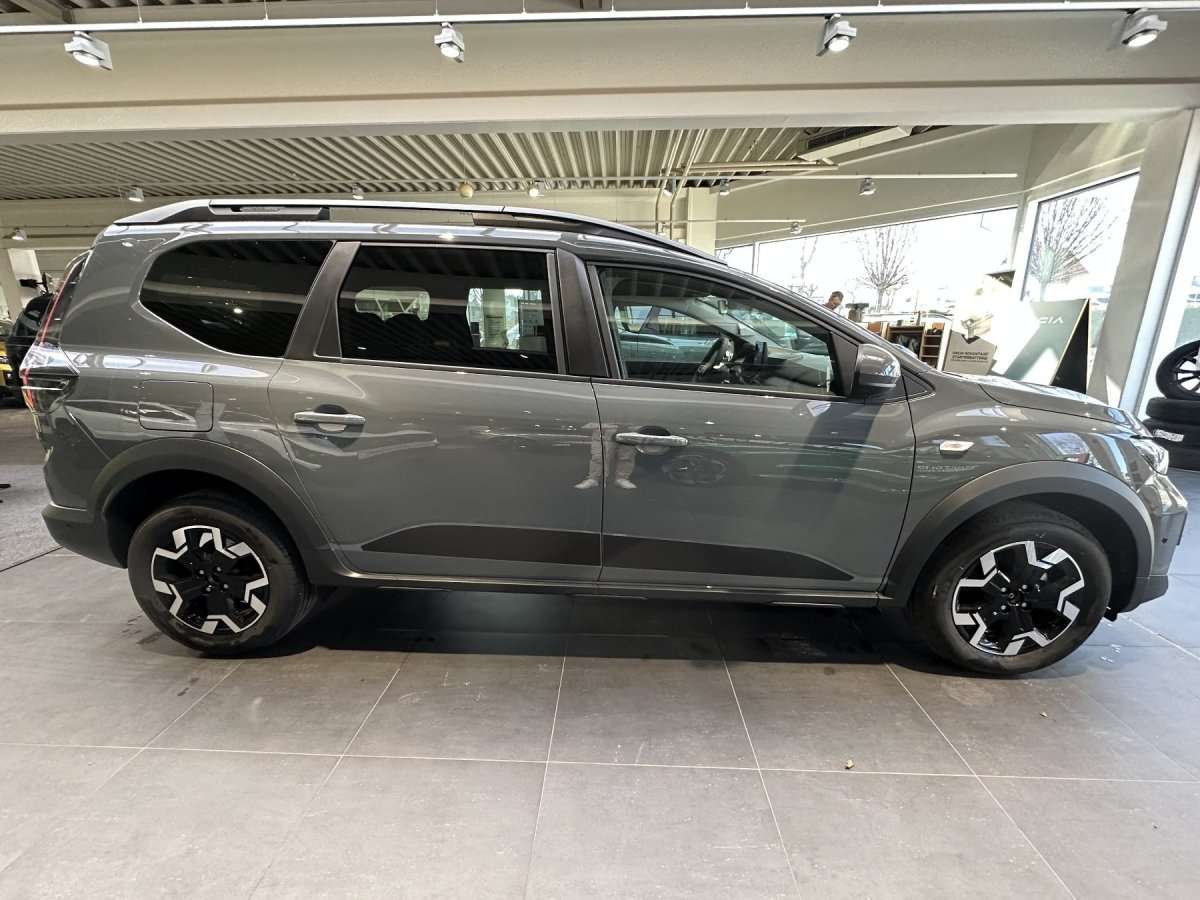 Fahrzeugbild eines Dacia Jogger