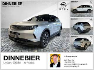 Schräge Frontansicht auf einen Opel Grandland X , freigestellt