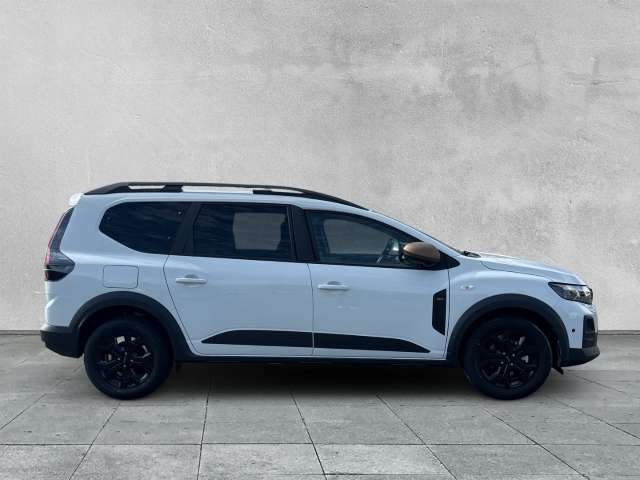 Fahrzeugbild eines Dacia Jogger
