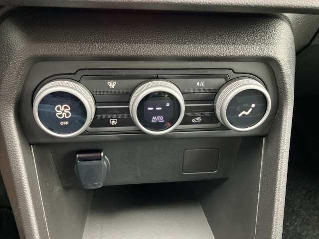 Fahrzeugbild eines Dacia Jogger