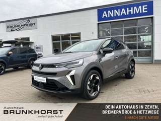 Schräge Frontansicht auf einen Renault Captur , freigestellt