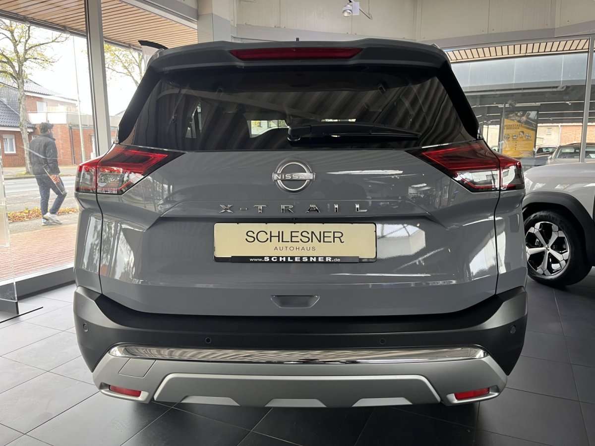Fahrzeugbild eines Nissan X-TRAIL