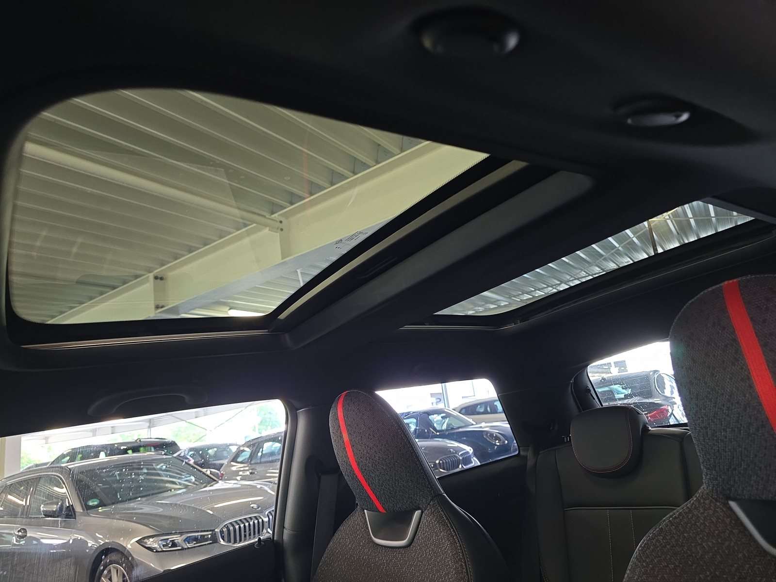 Fahrzeugbild eines MINI COOPER