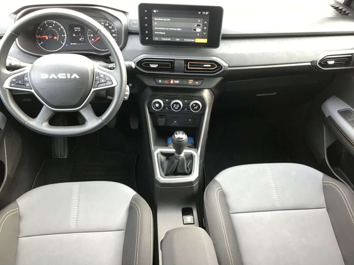 Fahrzeugbild eines Dacia Sandero