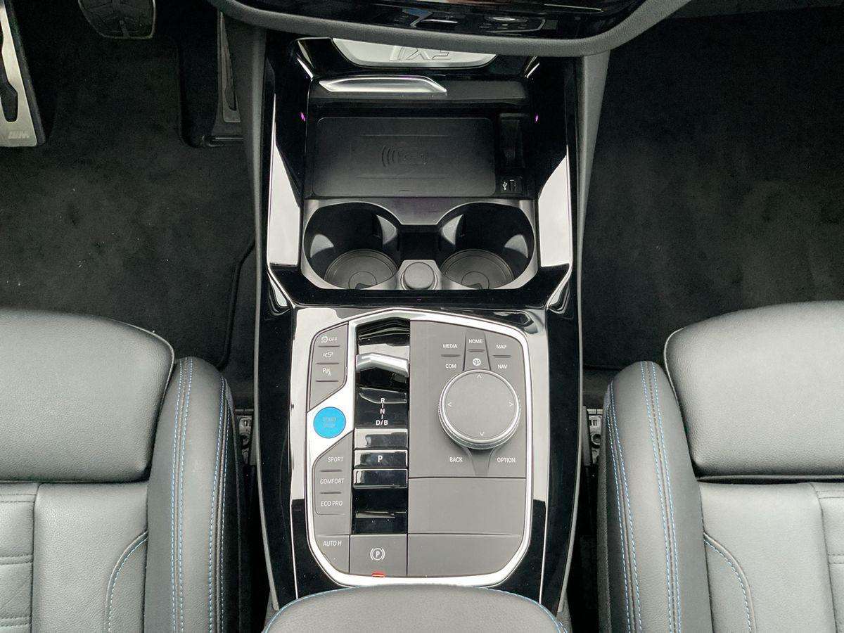 Fahrzeugbild eines BMW ix3