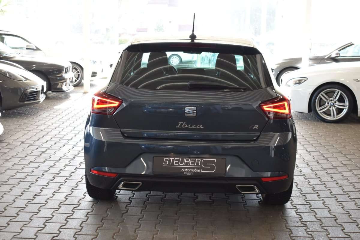 Fahrzeugbild eines SEAT Ibiza