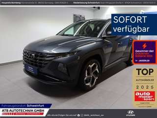 Schräge Frontansicht auf einen Hyundai Tucson , freigestellt