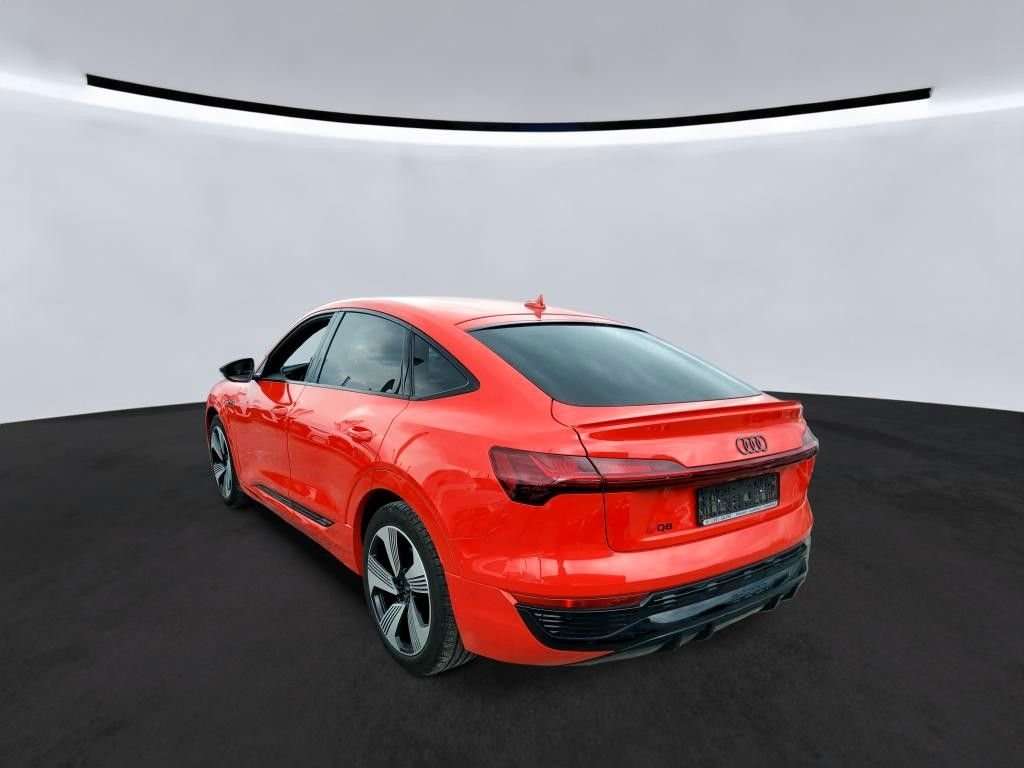 Fahrzeugbild eines Audi Q8