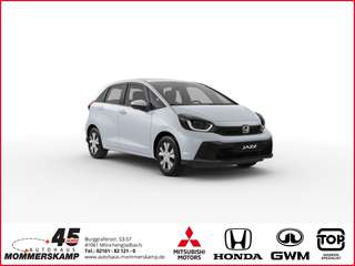 Schräge Frontansicht auf einen Honda Jazz , freigestellt