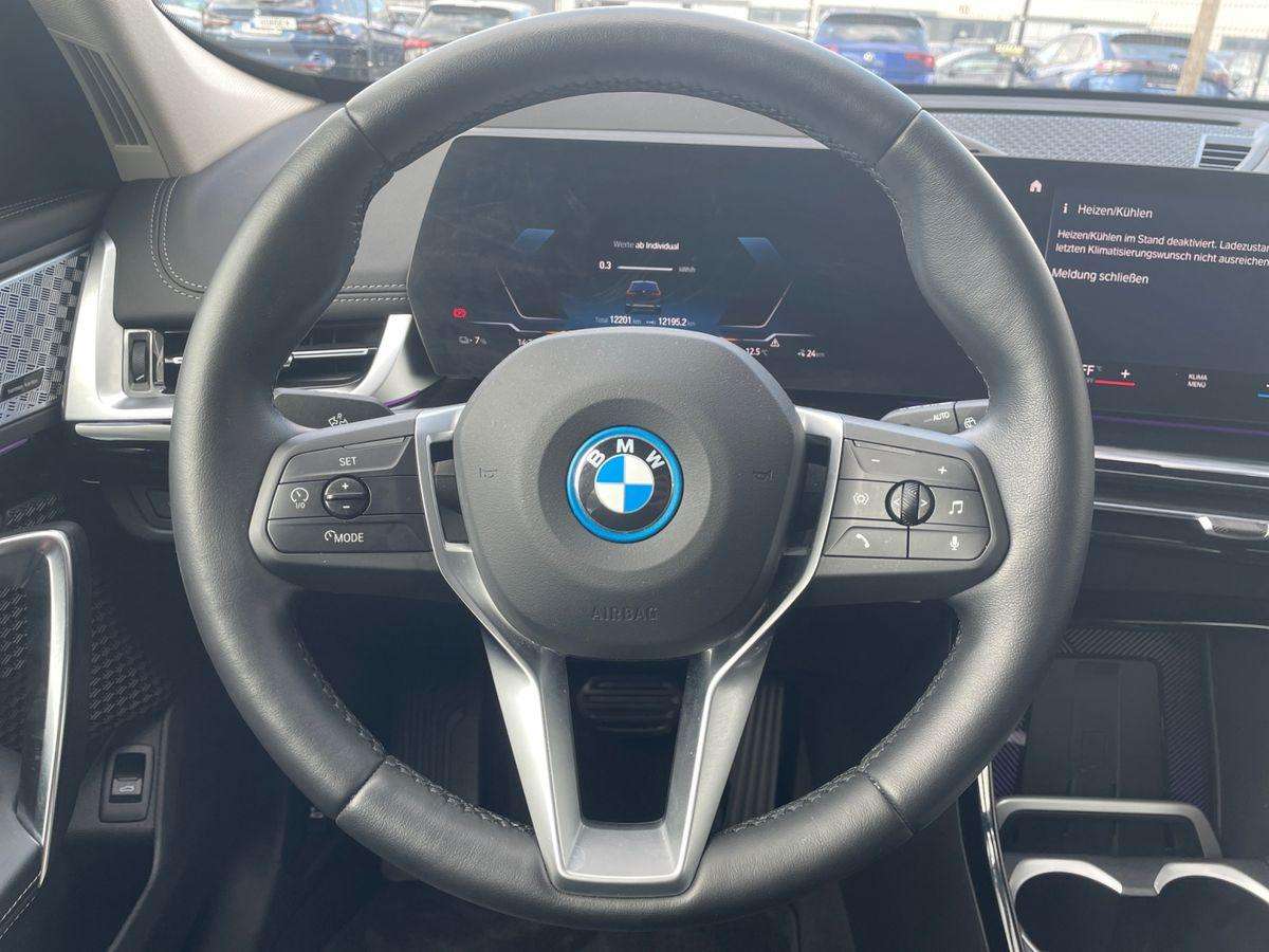 Fahrzeugbild eines BMW iX1