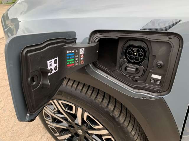Fahrzeugbild eines Renault 4 E-TECH