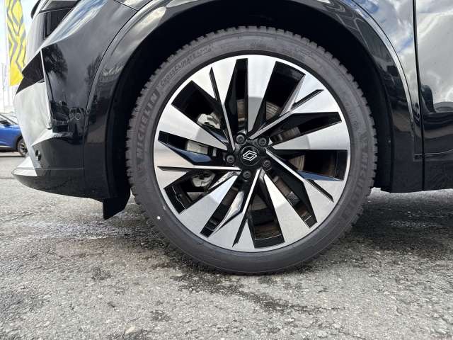 Fahrzeugbild eines Renault Rafale