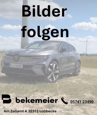 Schräge Frontansicht auf einen Dacia Sandero , freigestellt