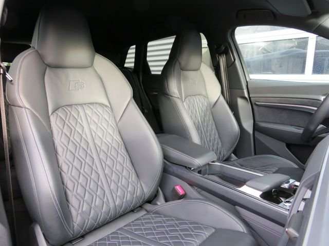 Fahrzeugbild eines Audi Q8 e-tron