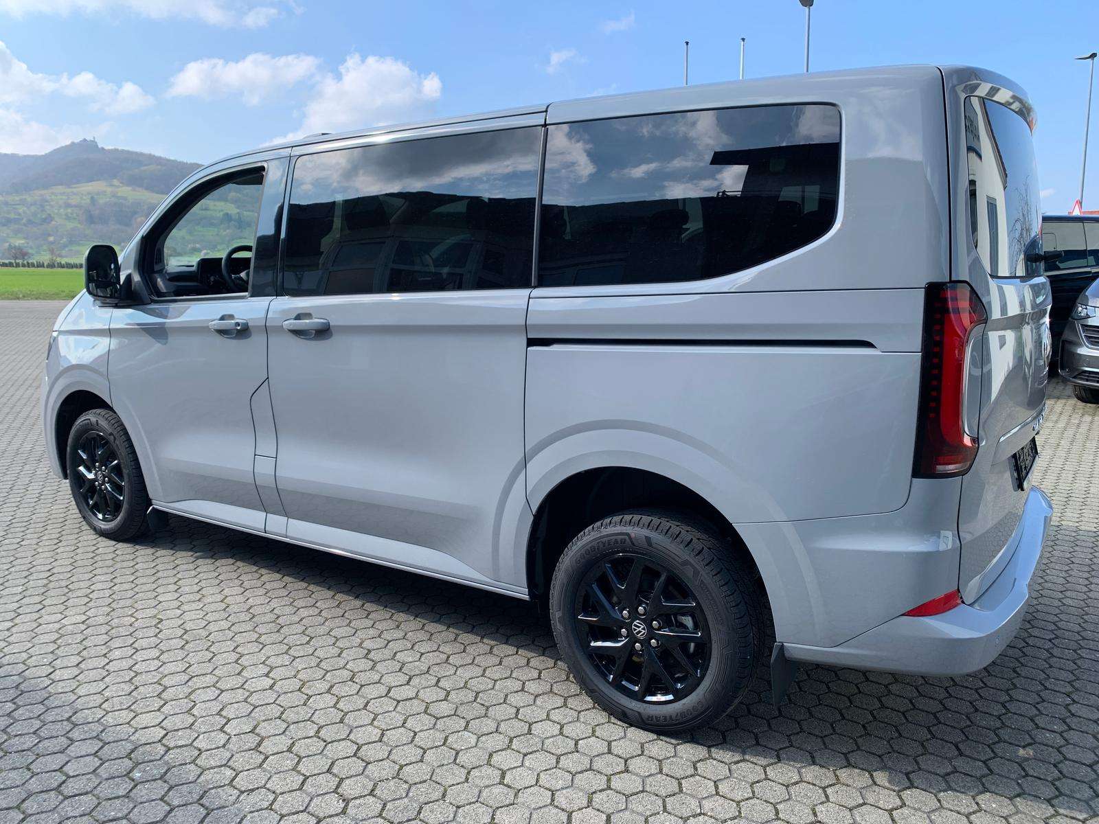 Fahrzeugbild eines Volkswagen Caravelle