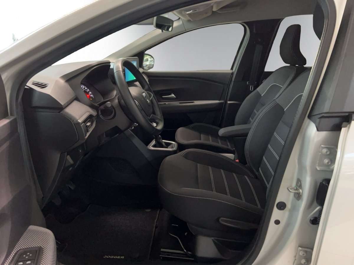 Fahrzeugbild eines Dacia Jogger