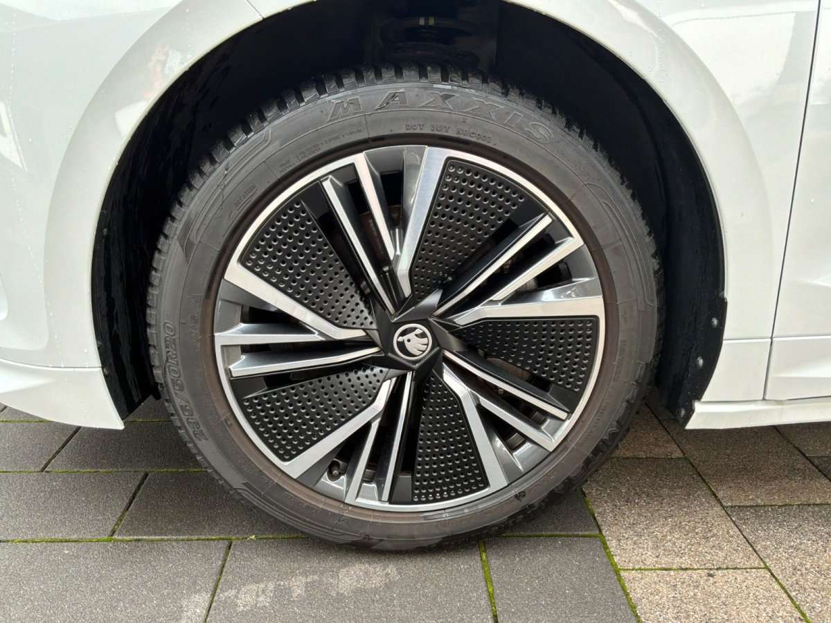 Fahrzeugbild eines Skoda ENYAQ