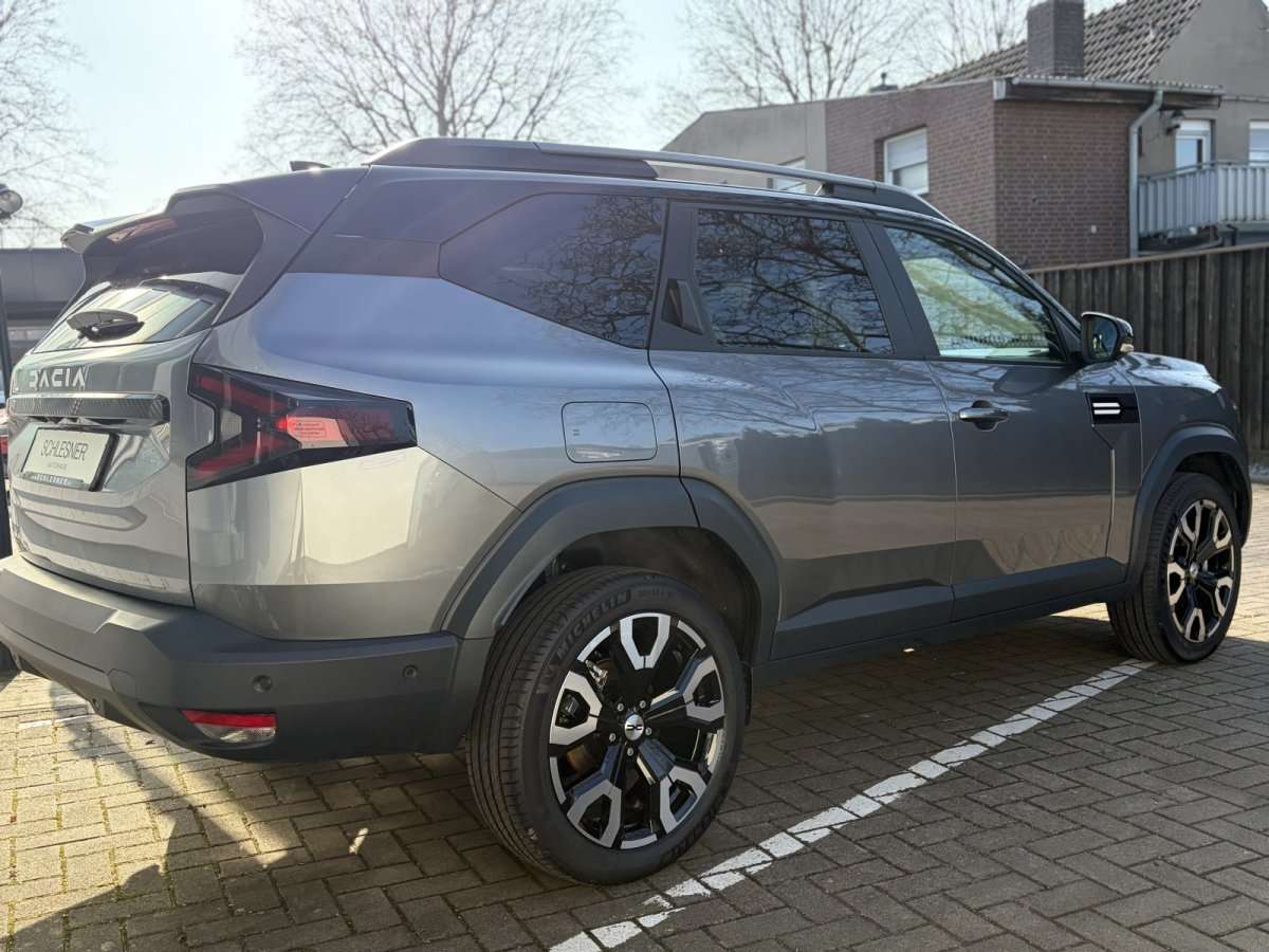 Fahrzeugbild eines Dacia Bigster