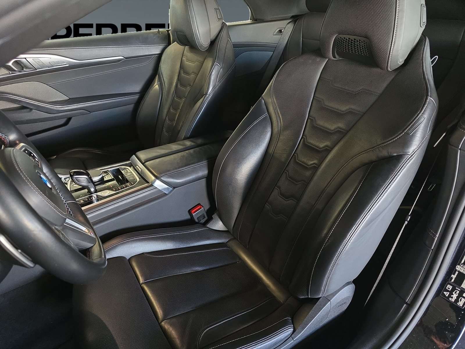 Fahrzeugbild eines BMW 8er-Reihe