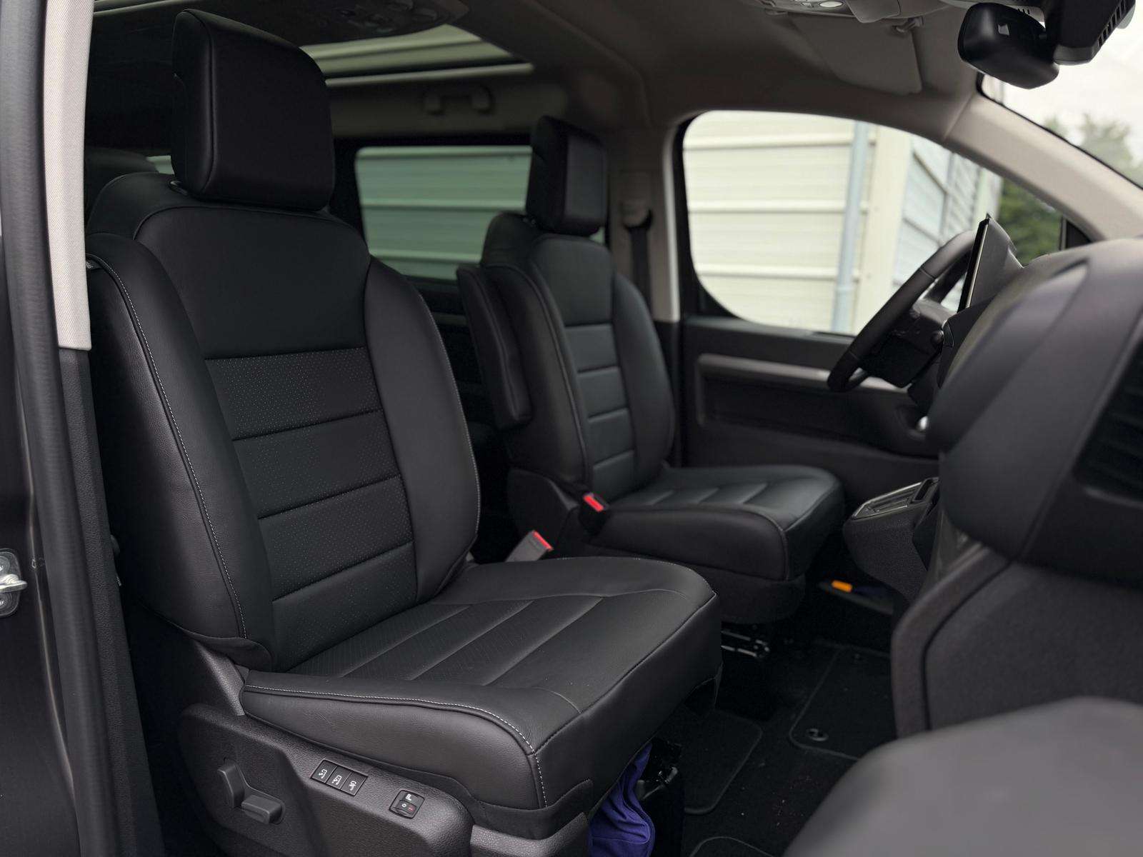 Fahrzeugbild eines Peugeot Traveller