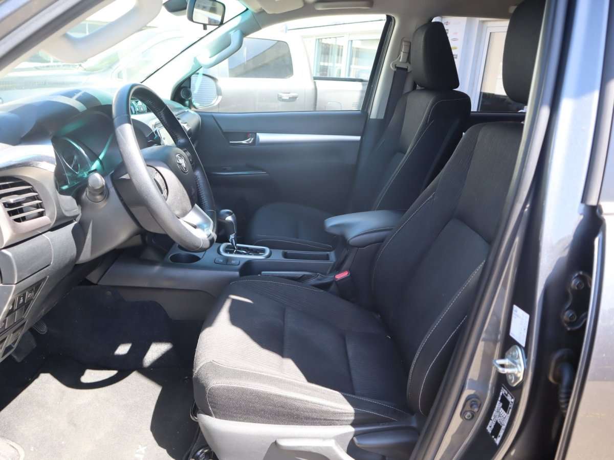 Fahrzeugbild eines Toyota Hilux