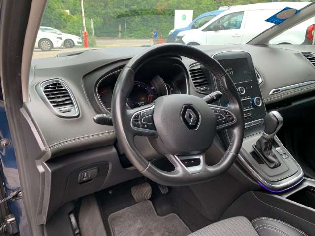 Fahrzeugbild eines Renault Scénic
