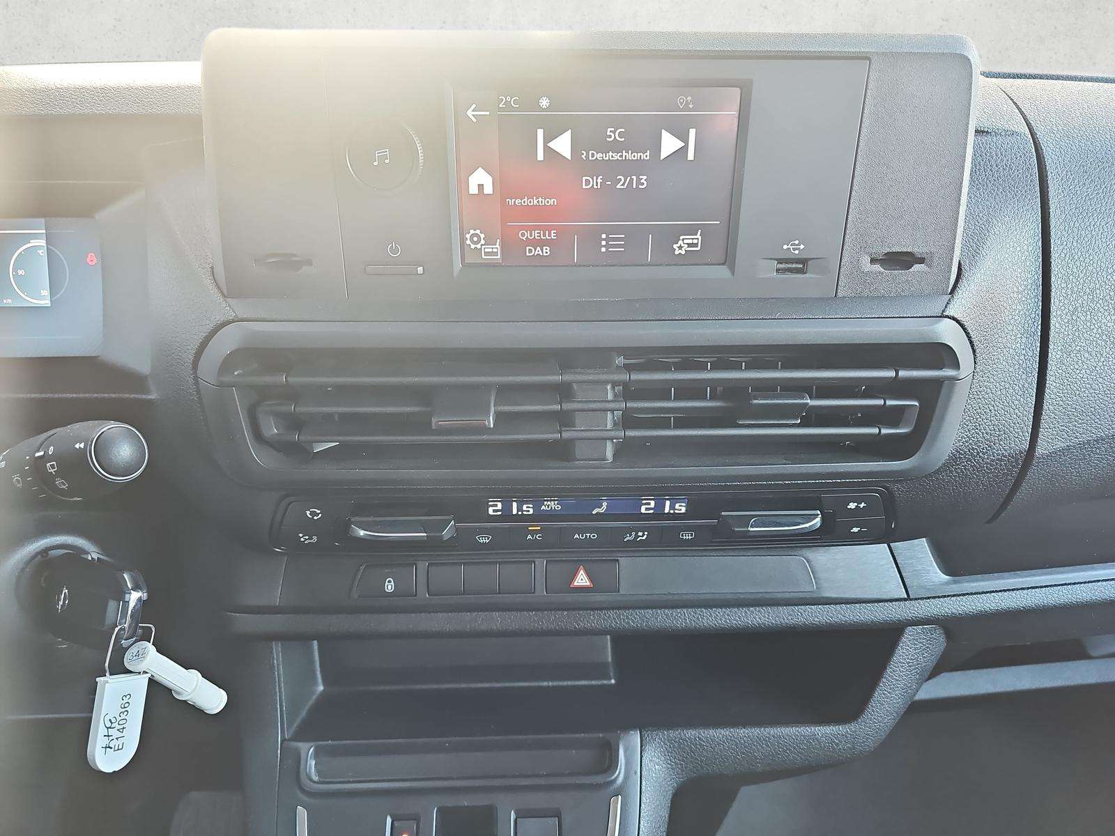 Fahrzeugbild eines Opel Vivaro