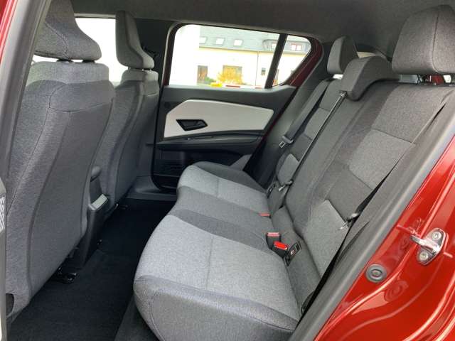 Fahrzeugbild eines Renault 4 E-TECH