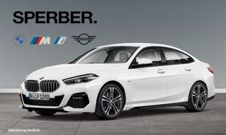 Schräge Frontansicht auf einen BMW 2er-Reihe , freigestellt