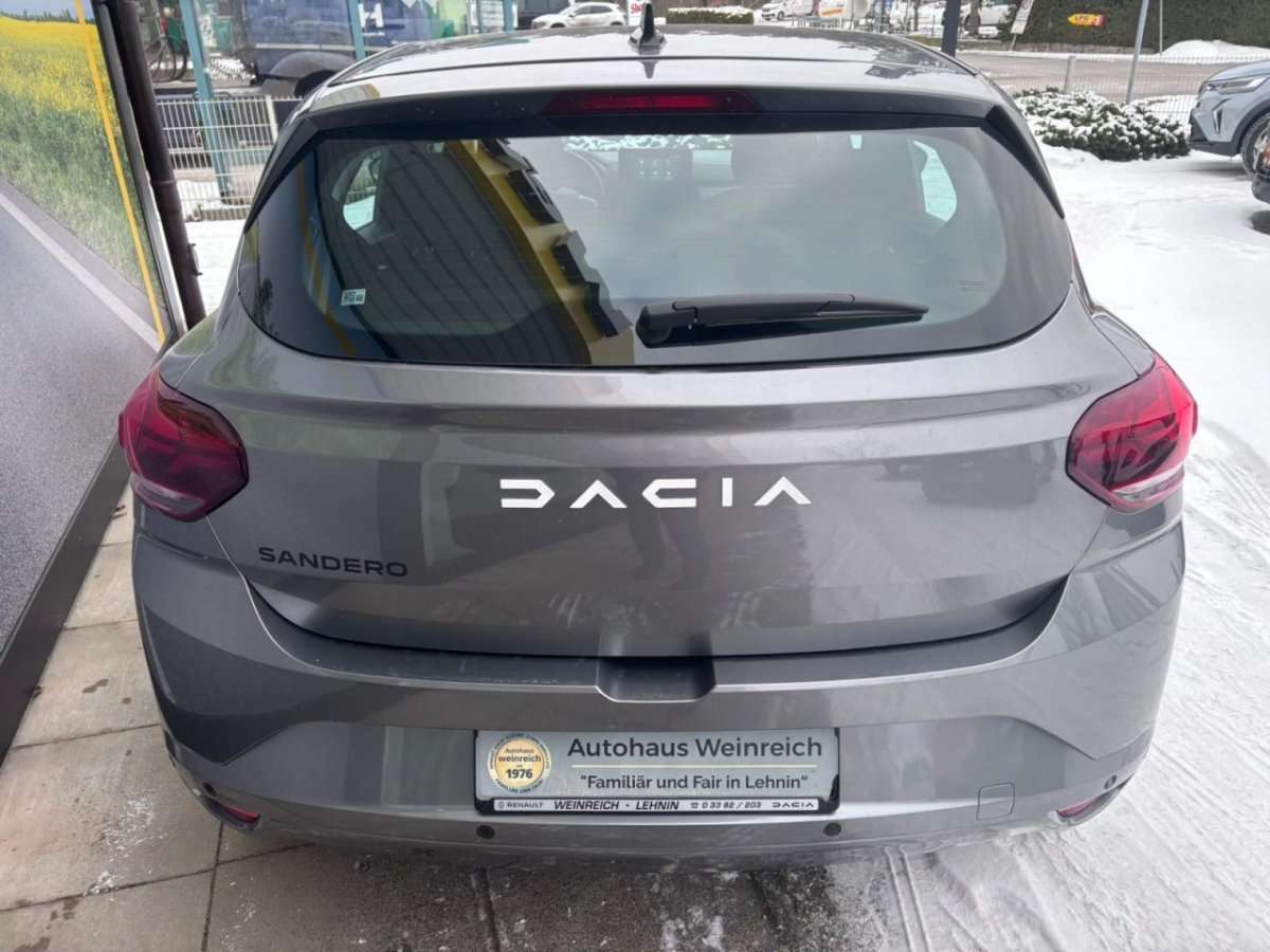 Fahrzeugbild eines Dacia Sandero