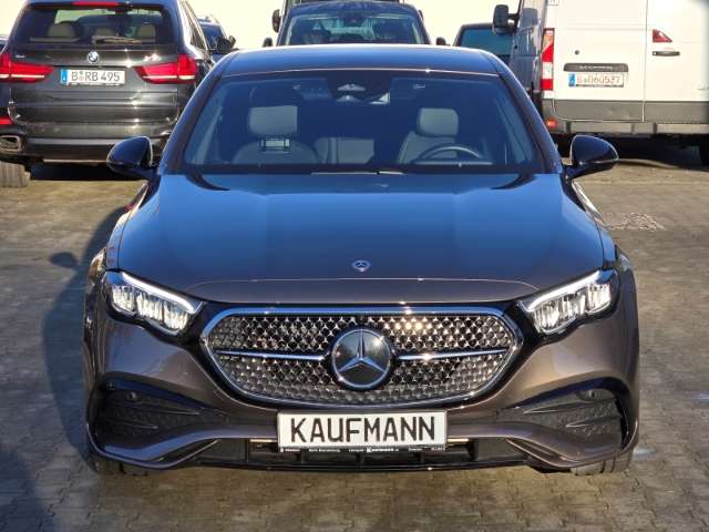 Fahrzeugbild eines Mercedes-Benz E-Klasse
