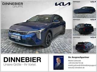 Schräge Frontansicht auf einen Kia K4 , freigestellt