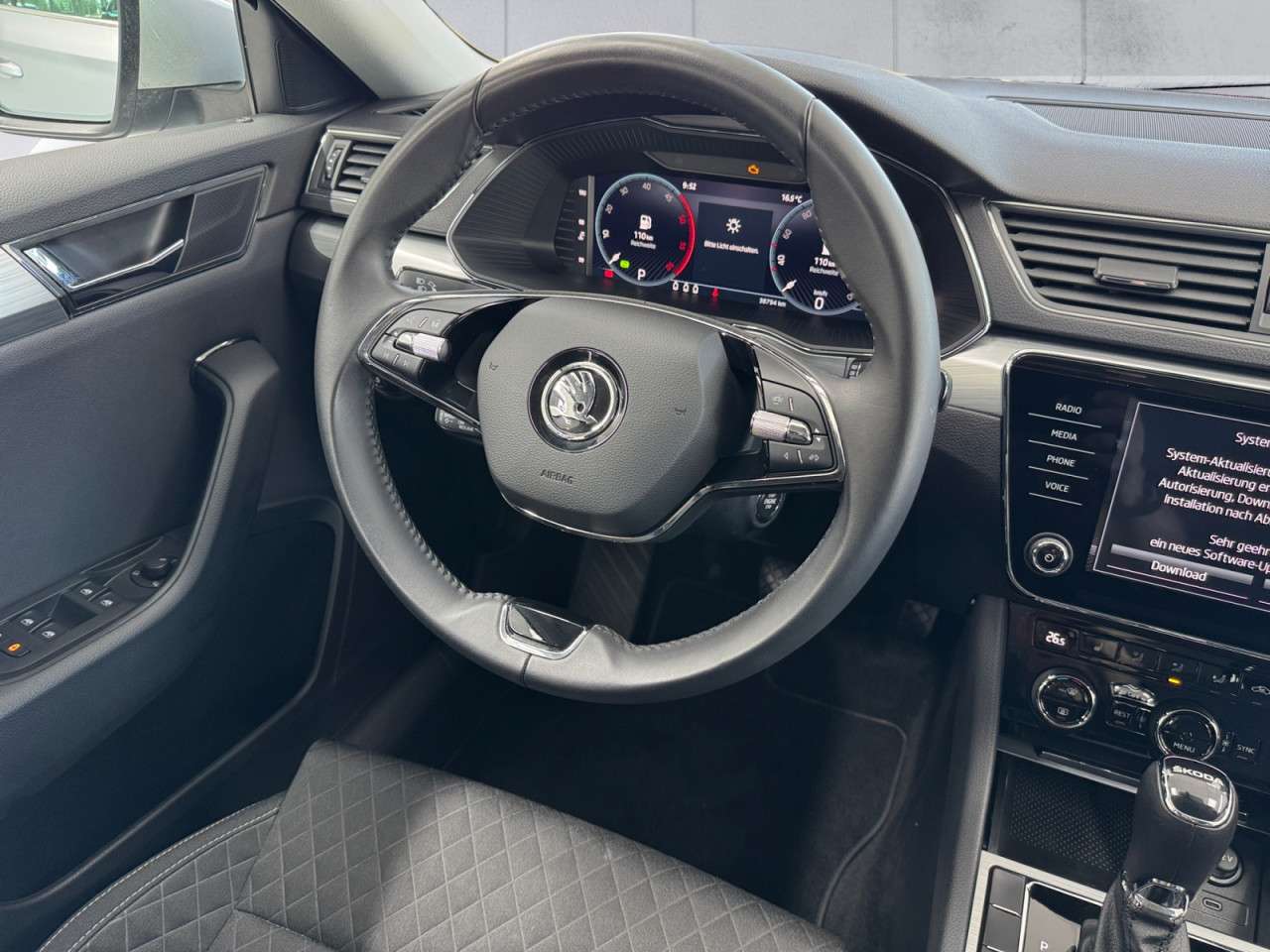 Fahrzeugbild eines Skoda Superb
