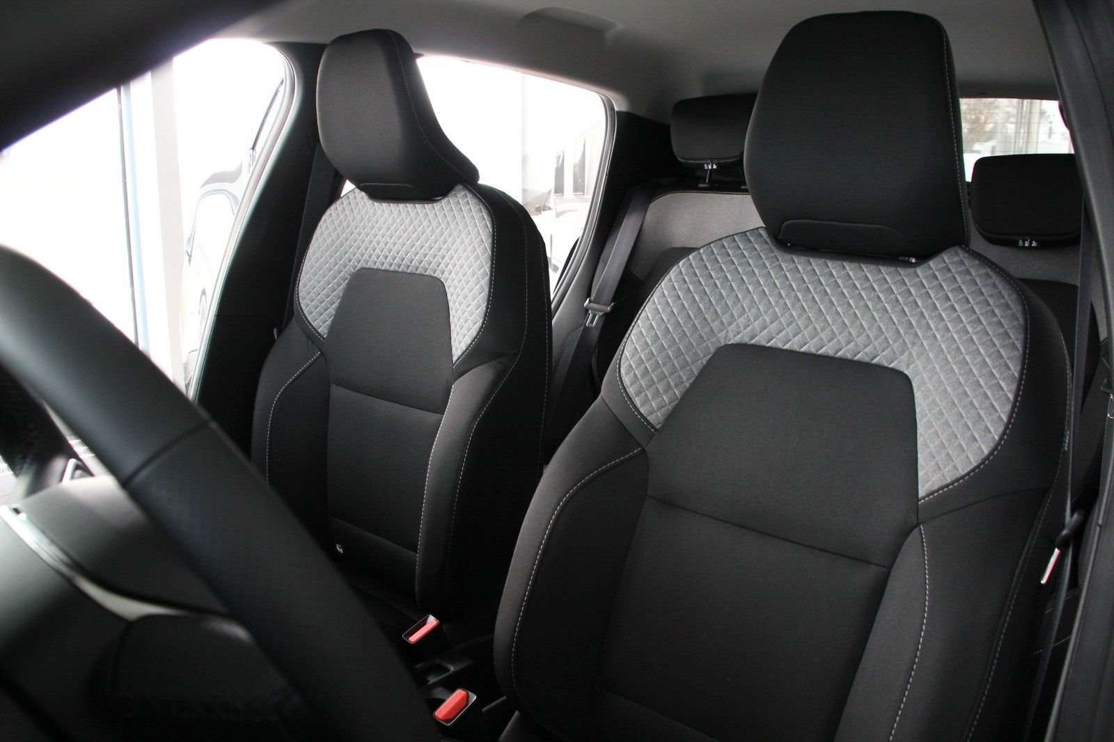 Fahrzeugbild eines Mitsubishi Colt