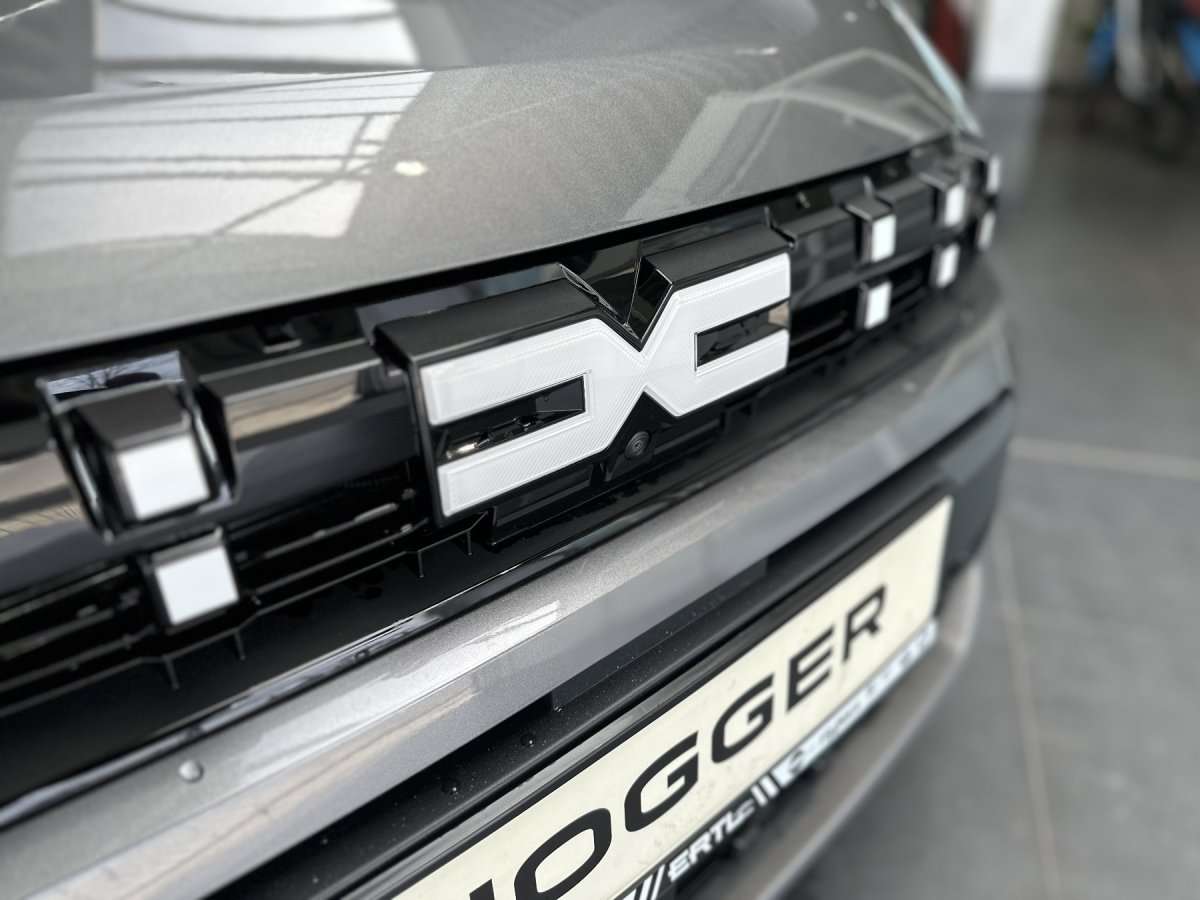 Fahrzeugbild eines Dacia Jogger