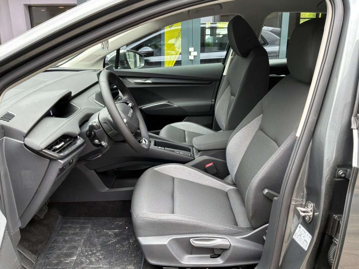 Fahrzeugbild eines Skoda ELROQ