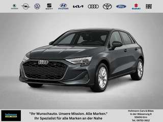 Schräge Frontansicht auf einen Audi A3 , freigestellt