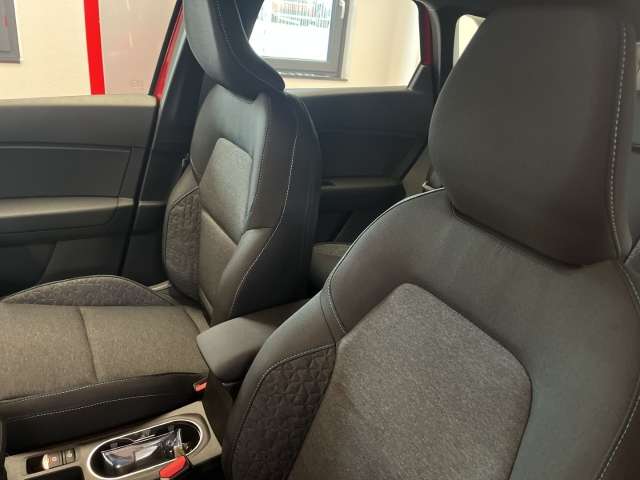 Fahrzeugbild eines Mitsubishi Grandis