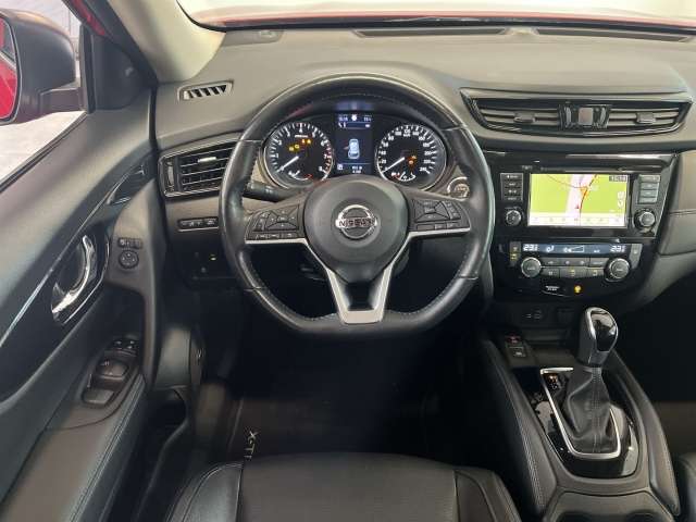 Fahrzeugbild eines Nissan X-TRAIL