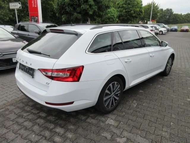 Fahrzeugbild eines Skoda Superb