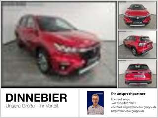 Schräge Frontansicht auf einen Suzuki S-Cross , freigestellt
