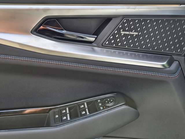 Fahrzeugbild eines Renault Rafale