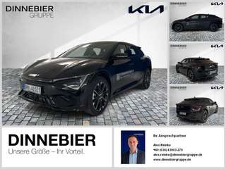 Schräge Frontansicht auf einen Kia EV6 , freigestellt
