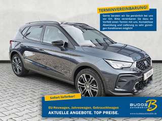 Schräge Frontansicht auf einen SEAT Arona , freigestellt