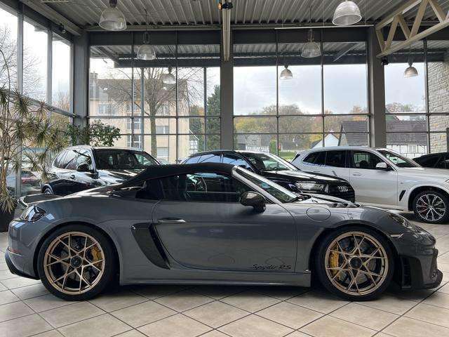 Fahrzeugbild eines Porsche Cayman