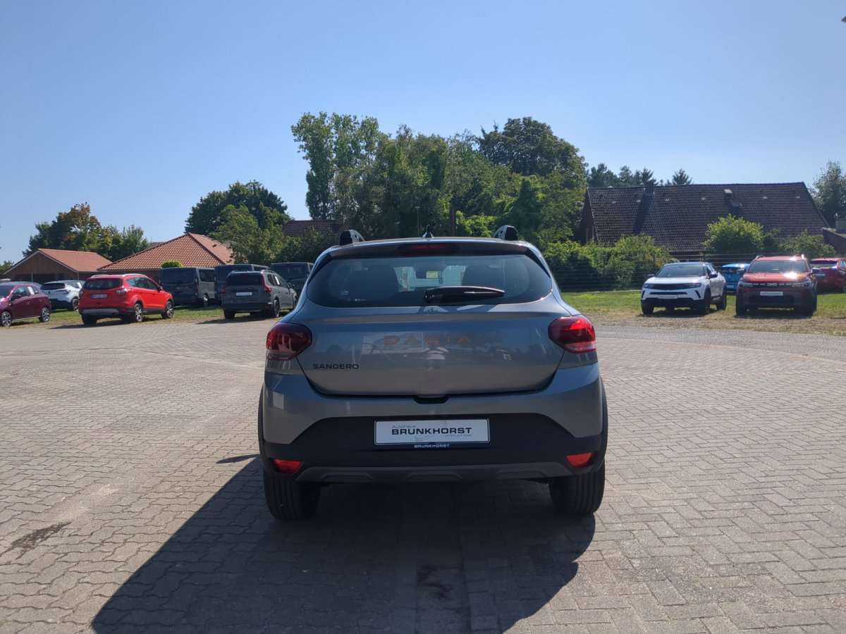 Fahrzeugbild eines Dacia Sandero