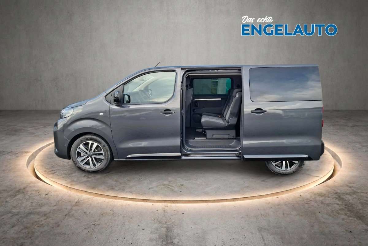Fahrzeugbild eines Peugeot Traveller