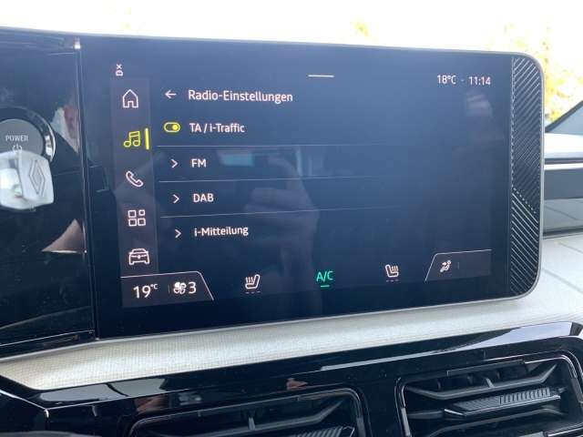 Fahrzeugbild eines Renault 4 E-TECH