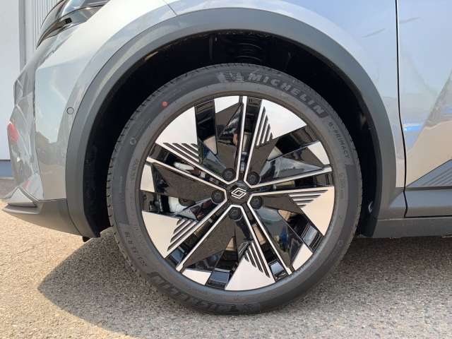 Fahrzeugbild eines Renault Scenic E-TECH